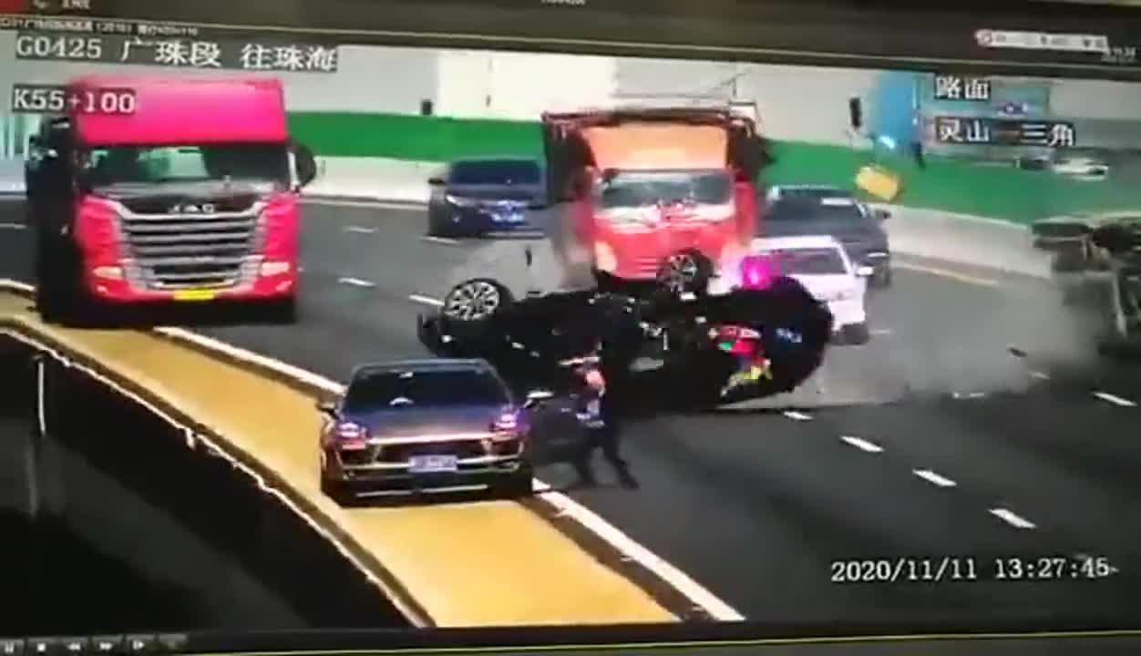 Using A Black Tire Jack As A Safety Triangle