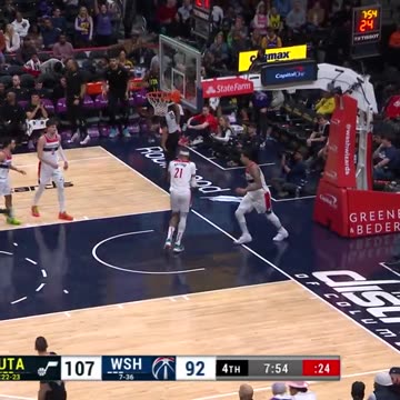 NBA - The Jazz slick ball movement leads to the Kessler reverse finish! Jazz-Wizards