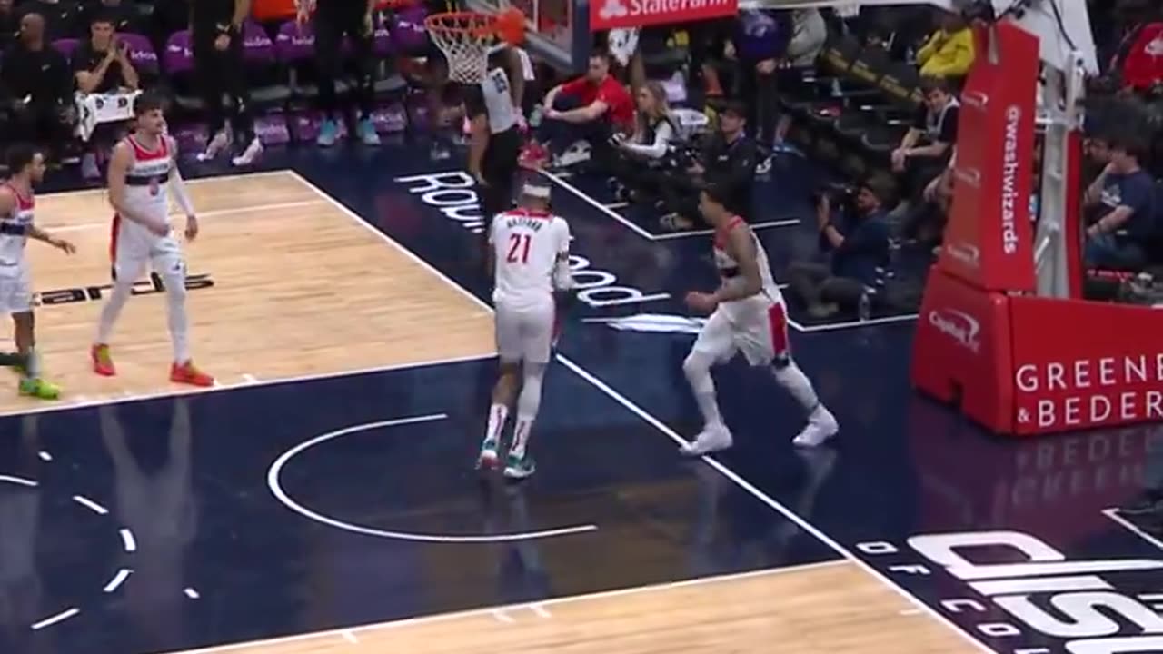 NBA - The Jazz slick ball movement leads to the Kessler reverse finish! Jazz-Wizards