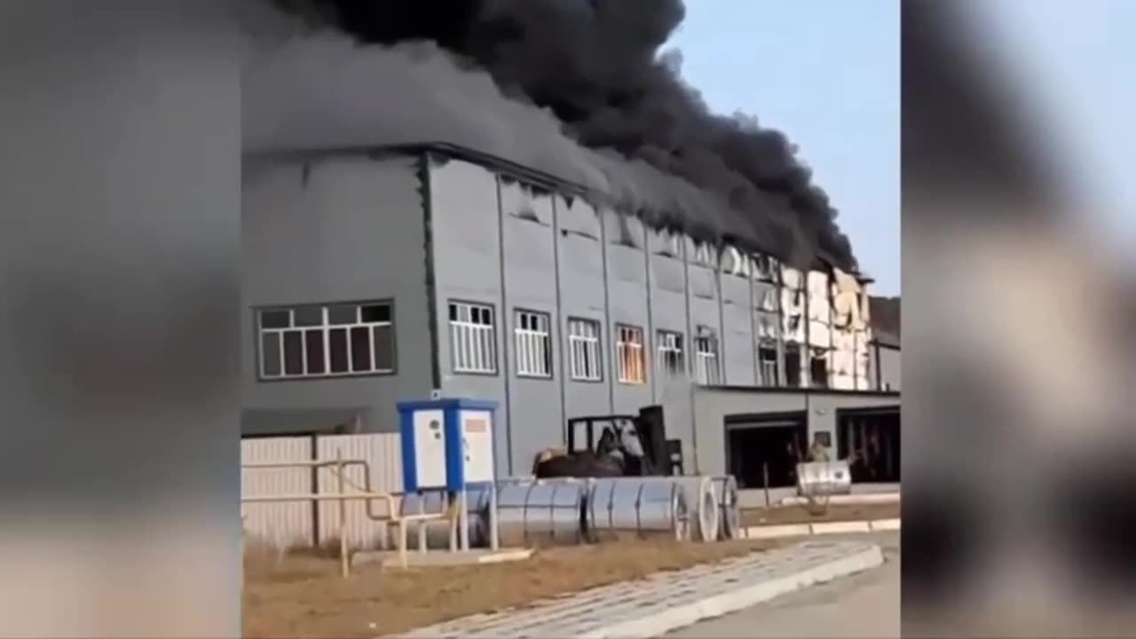 🔥👀 In Yakutia, there is a fire at a warehouse of building materials. The burning