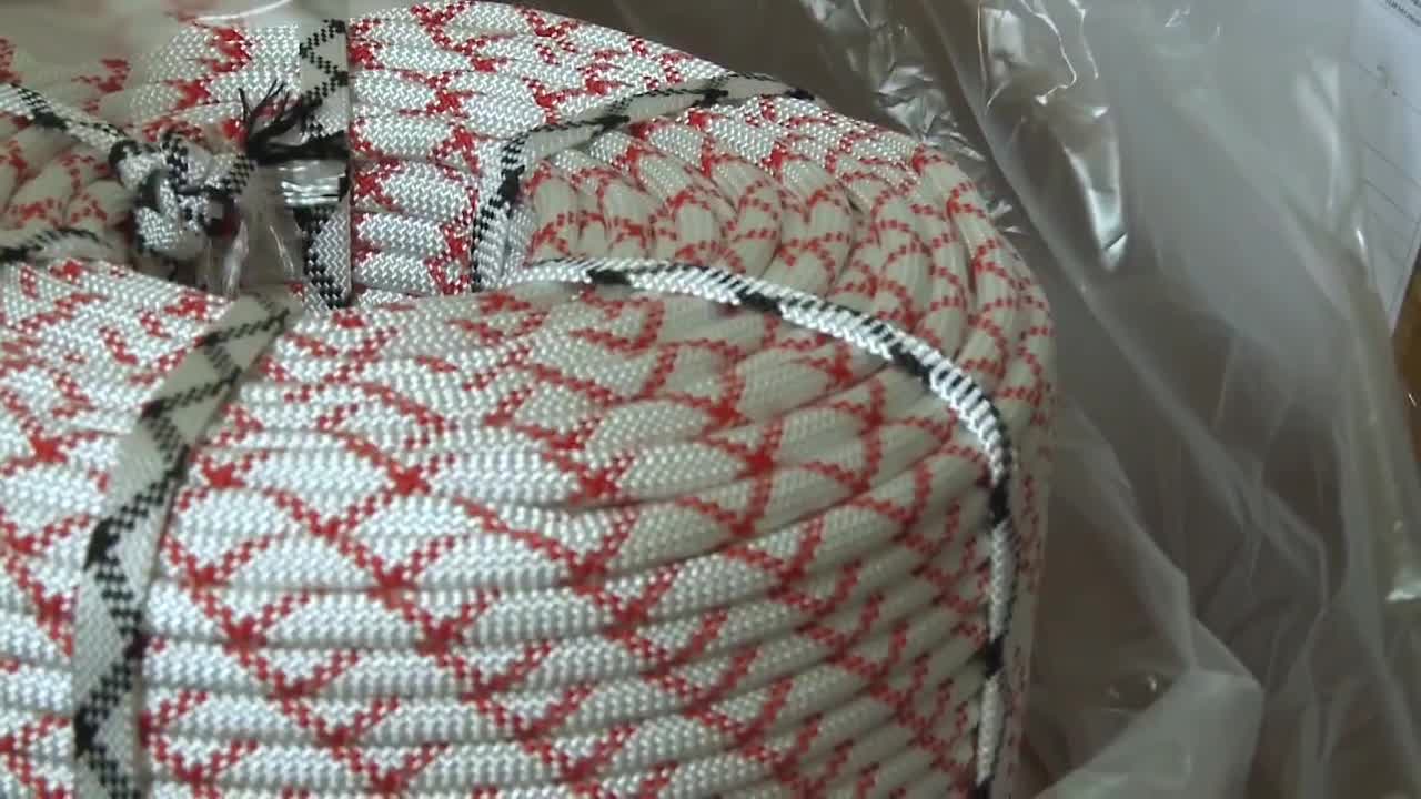 МЧС Абхазии поступили новые комплекты зимней служебной униформы