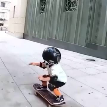 Kid skates down the street impressively! Absolute skill! #skillsshowcase #skillset #happylife