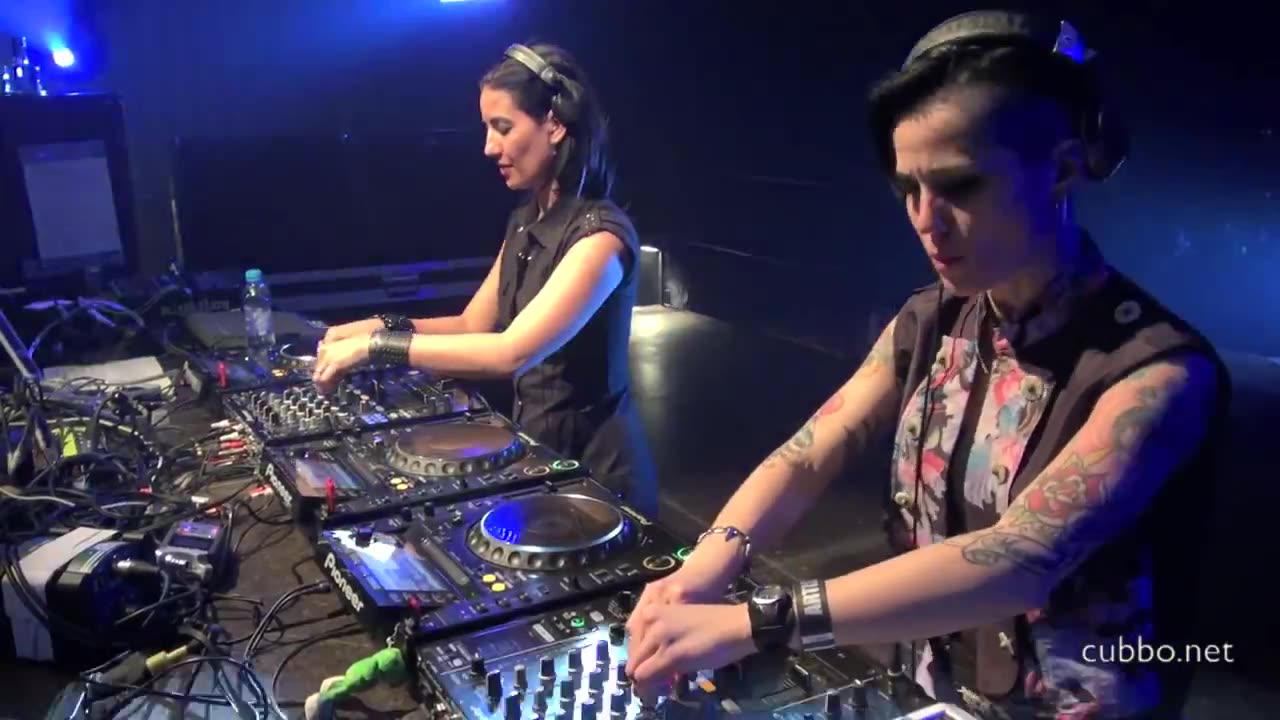 Videoset Fernanda Martins & Sheefit - 4 deck set - @ Apokalypsa- 15 Years (Brno-CZ)