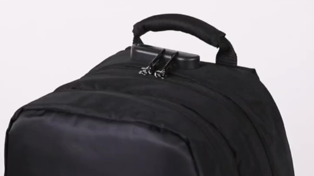 laptop bag with charging port https://amzn.to/41ELQIY
