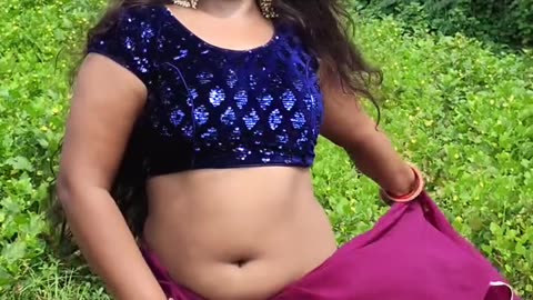 Hot Saree Big Boobs Hot Dancing Bhabhi Ka Unique Style So Keep Watching Last End.