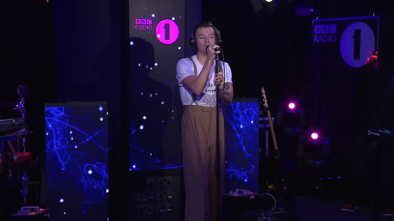 Harry Styles - Wonderful Christmastime In The Live Lounge