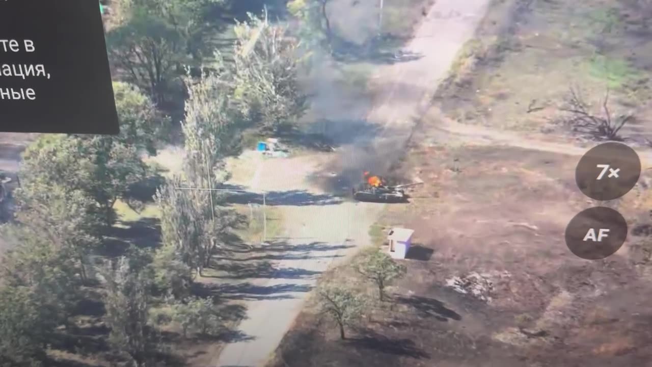 An enemy T-64BV burns out in the Selidovo area.