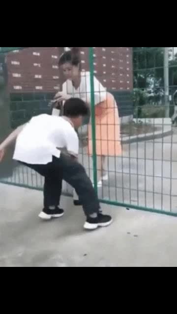 Selfless giving is the art of living