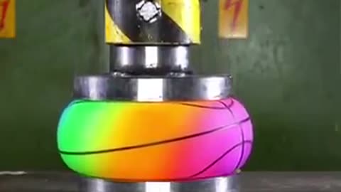 Can a Hydraulic Press Crush a Basketball? #lessons #possible #notpossible #amazingshort