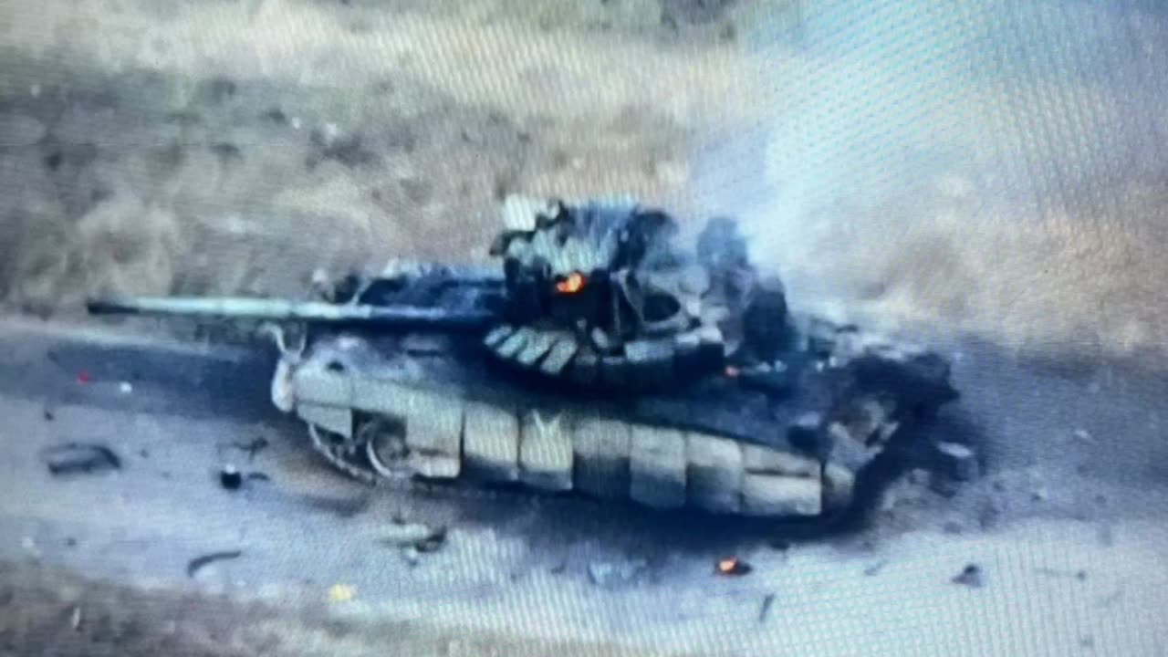 👀🔥 Krynky, left bank of the Dnipro. Russian armored vehicles destroyed by FPV