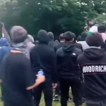 Muslims attack English drivers