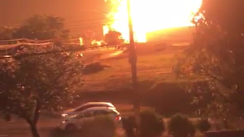 Explosão em posto de combustível