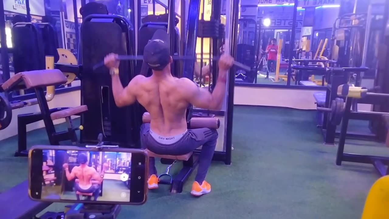 Front Lat PullDown