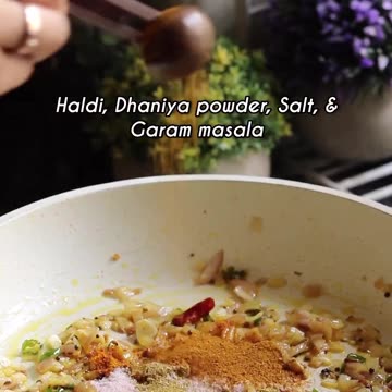 "Spice Up Your Palate with Creamy Delights: Discover the Delectable Cauliflower Potato Curry"