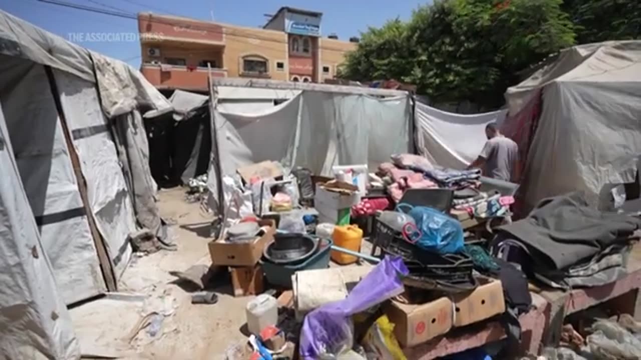 One of Gaza's last functioning hospitals empties out as Israeli forces draw near