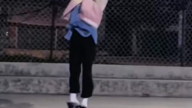 Girls' scissor jump shot