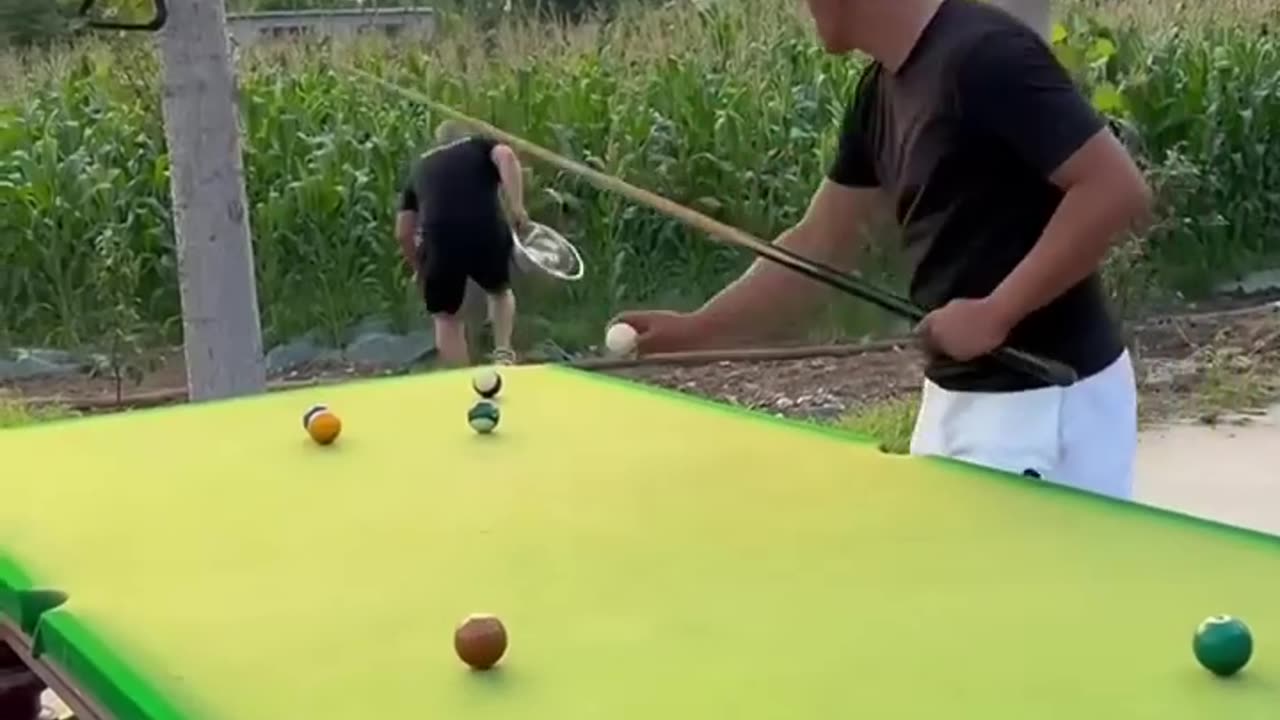 FUNNY VIDEO BILLIARD