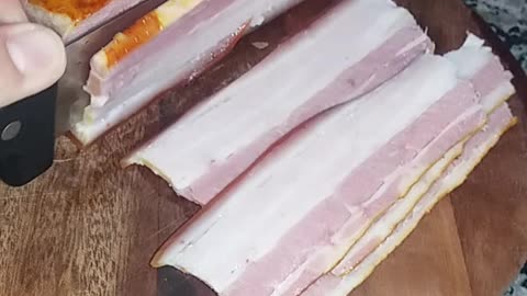 Video Satisfactory Daily Life in the Kitchen Brazilian Bacon Cut