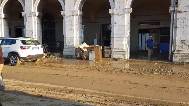 ALLUVIONE NELLE MARCHE - Senigallia, il giorno dopo