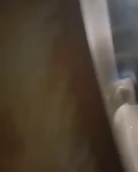 Niña fantasma en centro comercial