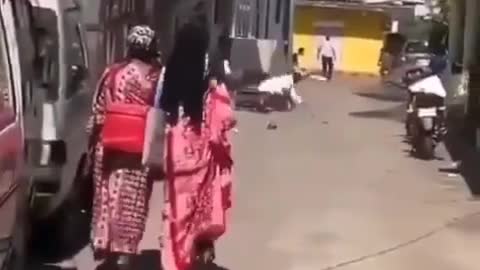 Come to show himself to daughters 😁😂