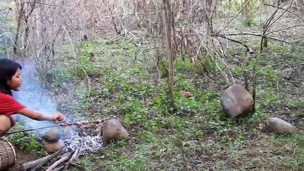 Soriya wild girl trapping bats using nets for food