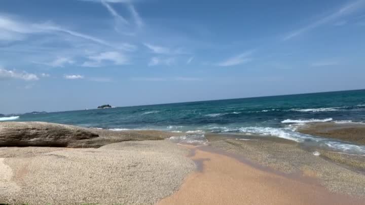 the sound of the sea and waves