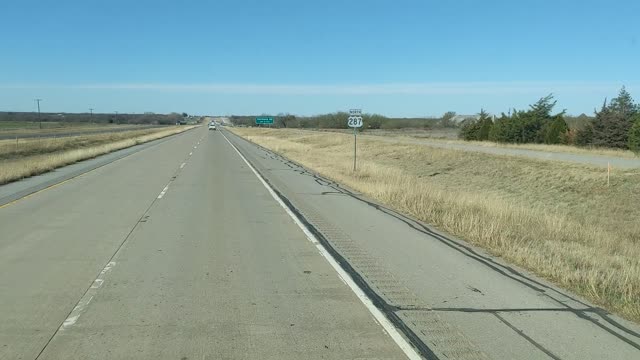 Two minutes of Truckin. Iowa Park, TX.