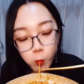 ASMR eating delicious food show