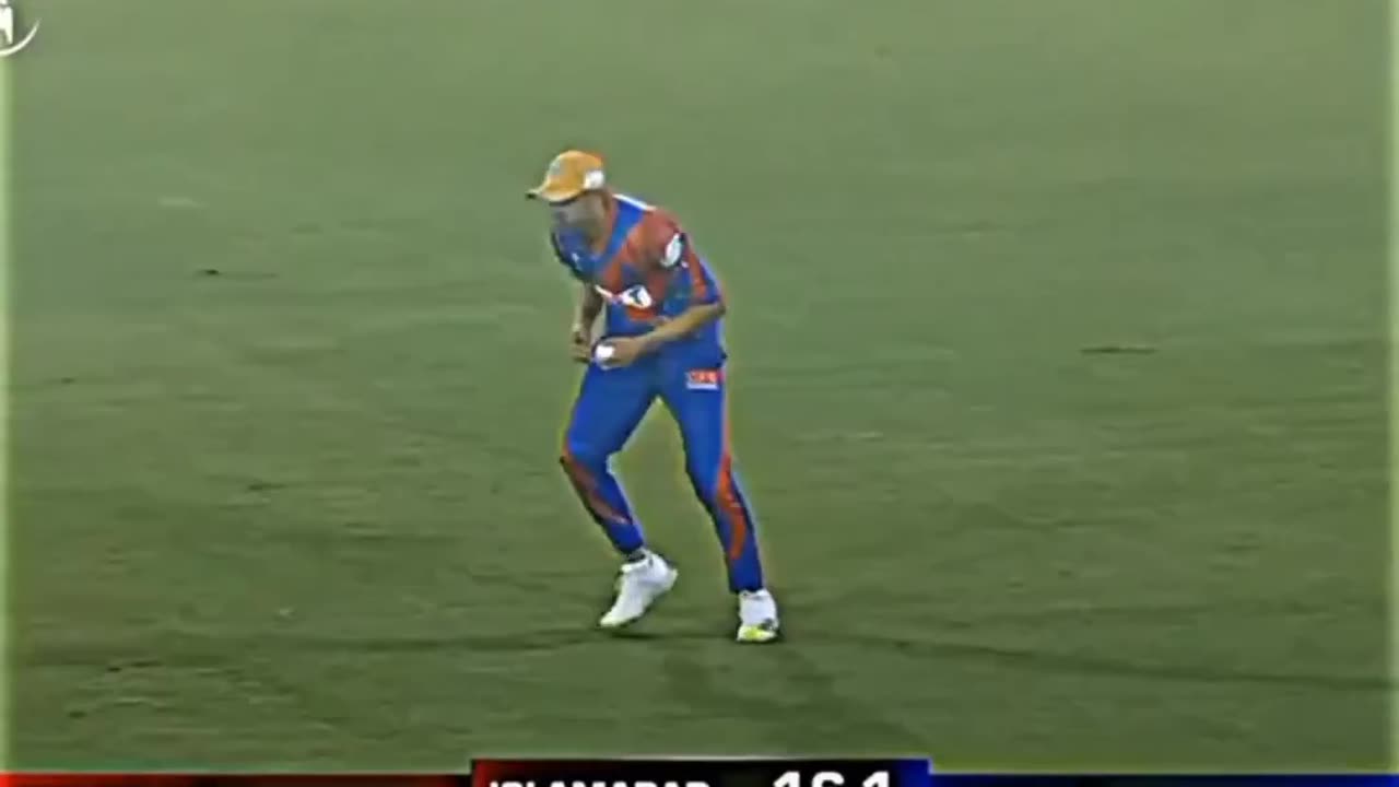 Shoaib Malik Drop The Catch #cricket #viral_short #trendingvideo #shortvideo