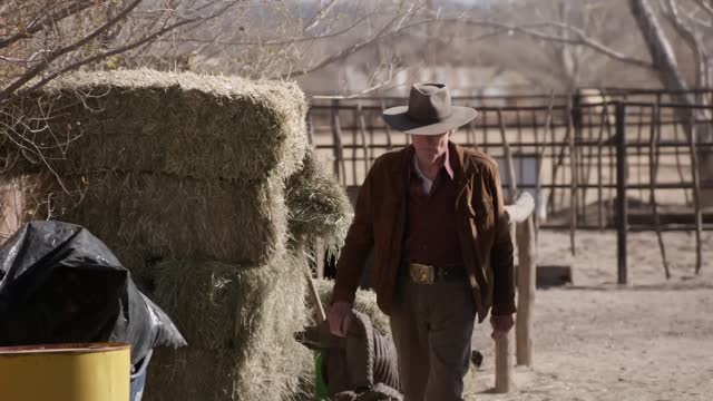 CRY MACHO - Clint Eastwood Rides Again Featurette