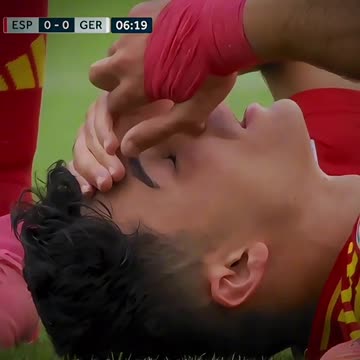 Toni Kroos injuring Pedri