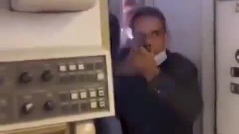 Air Marshall Pulls Gun On Plane