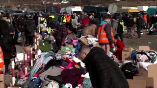 The anxious wait for relatives at Ukraine's border