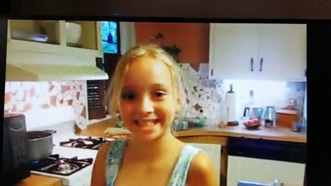 Em cooking chicken
