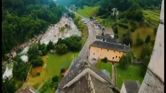 FPV Flying through a beautiful landscapes