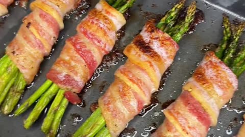 Bacon wrapped asparagus🥓