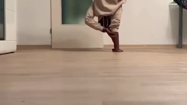 Guy Shows Mind-Blowing Flexible Skills By Walking On Floor After Twisting His Body