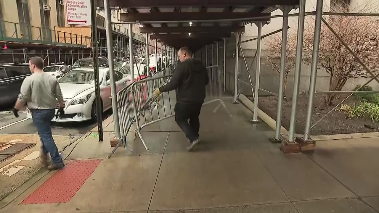 Barricade set up around NY courthouse ahead of Trump arraignment