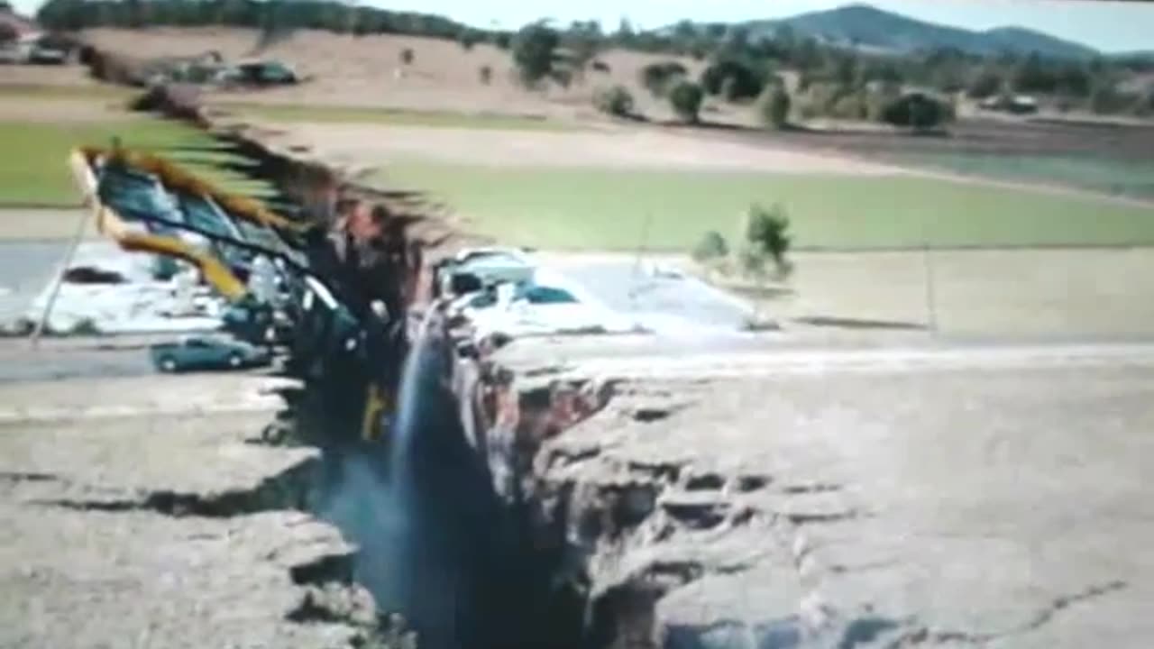 Disaster Movie Spectacular 1 (Giovanny destruction fan Lopez 2015)