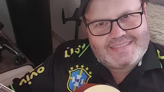 Como não tocar um violão