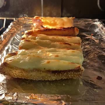 WATCH THE CHEESE BUBBLE!!!