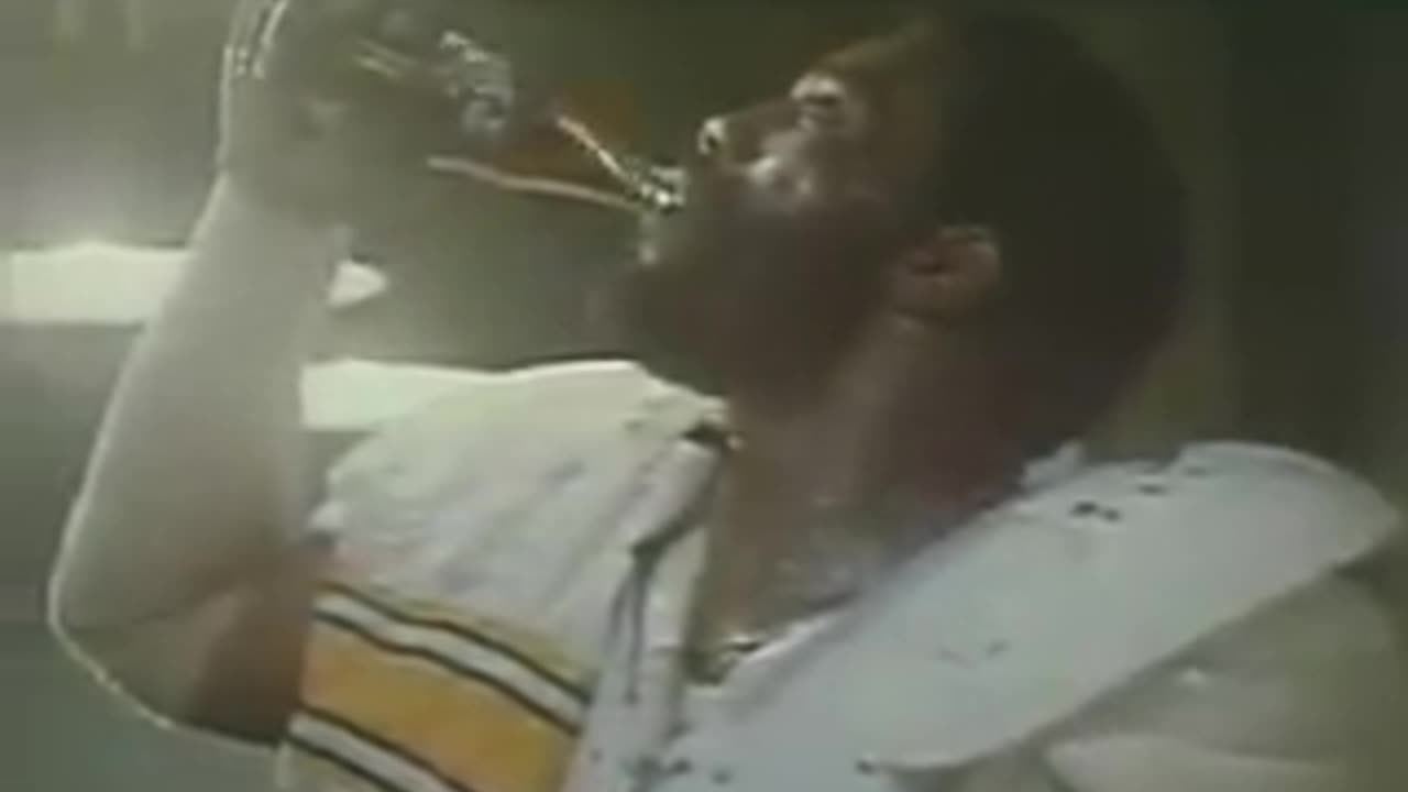 Coca-Cola ad: Mean Joe Greene Full Version - (1979)