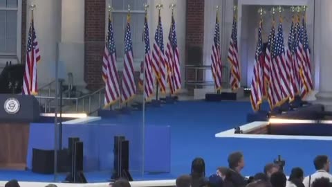 A squirrel ran across the stage while everyone was waiting for Kamala's concession speech 👀
