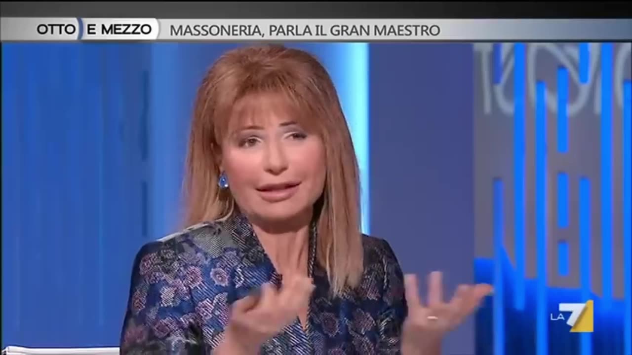 Intervista del 2014 di Lilli Gruber al Gran Maestro passato della Massoneria del Grande Oriente Stefano Bisi che dice in tv che è un'associazione perchè se no sarebbe fuori legge perchè le società segrete sono vietate in Italia ma i nomi segreti