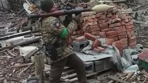 Ukrainian Fires Giant RPG