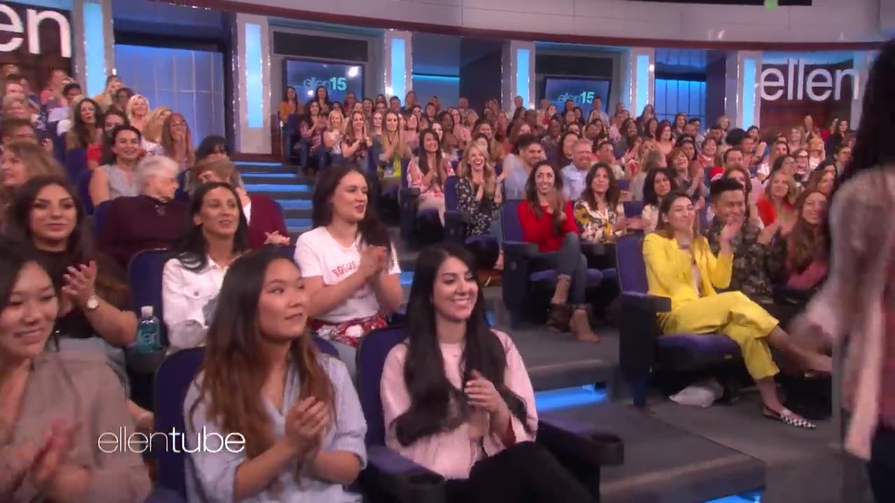 Ellen Taught this fan how to speak english