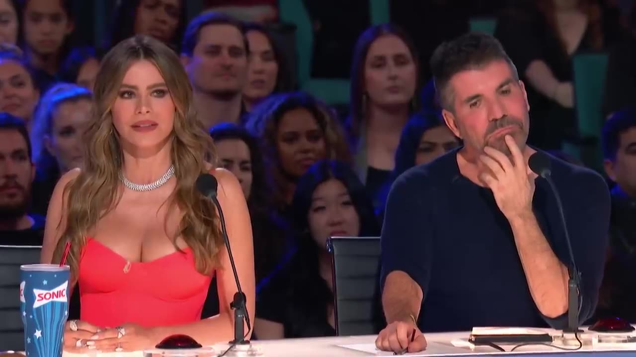 Summer Rios WOWS Simon Cowell with "something in the orange" |Auditions| AGT 2023