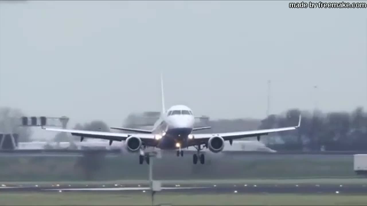 Dangerous aircraft landings caught on camera 1