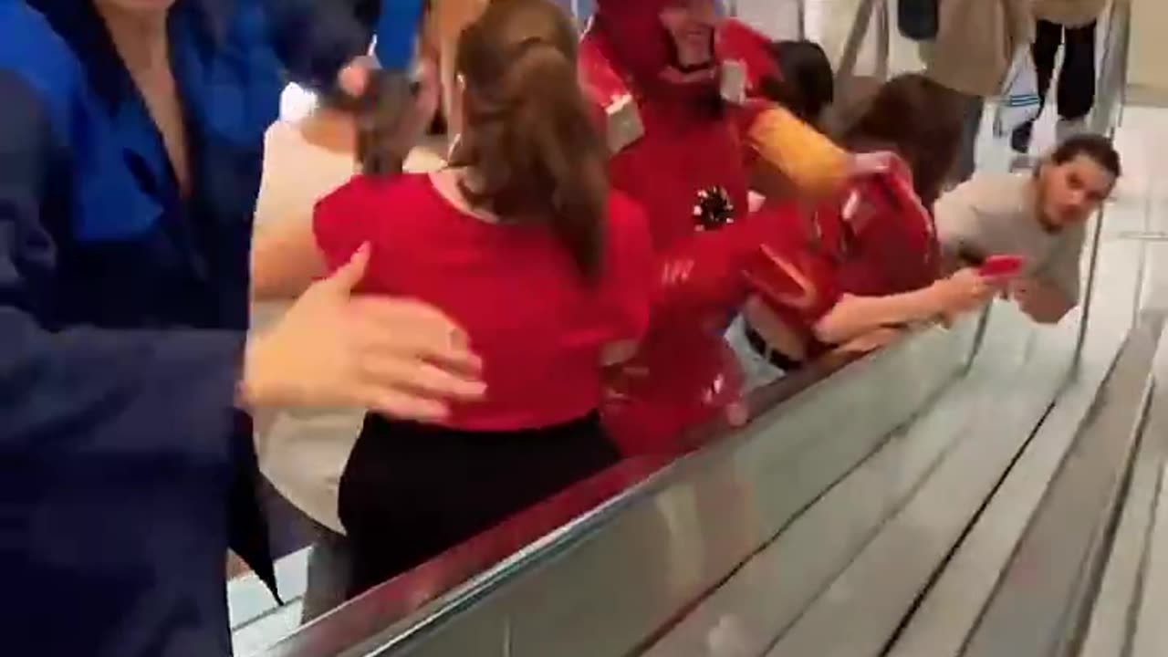 Unique pickup on escalator